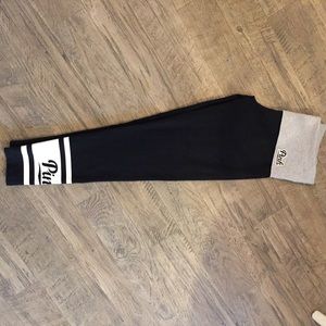 VS size Med. Yoga pants
